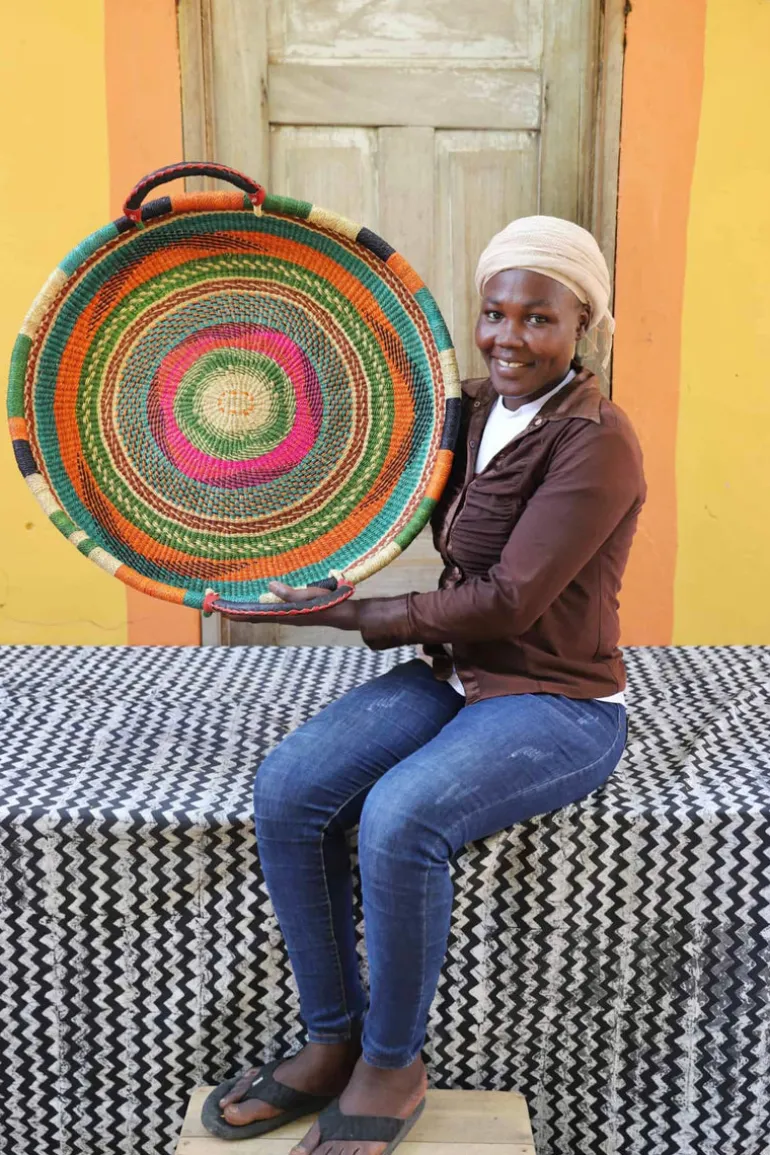 Woven Tray (Medium / DOUBLE WEAVE) by Mama Nsohyine