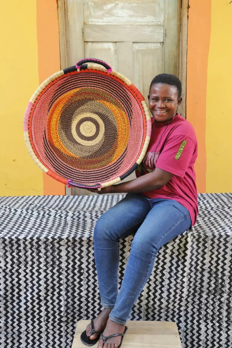 Woven Tray (Medium / DOUBLE WEAVE) by Ida Adigvom